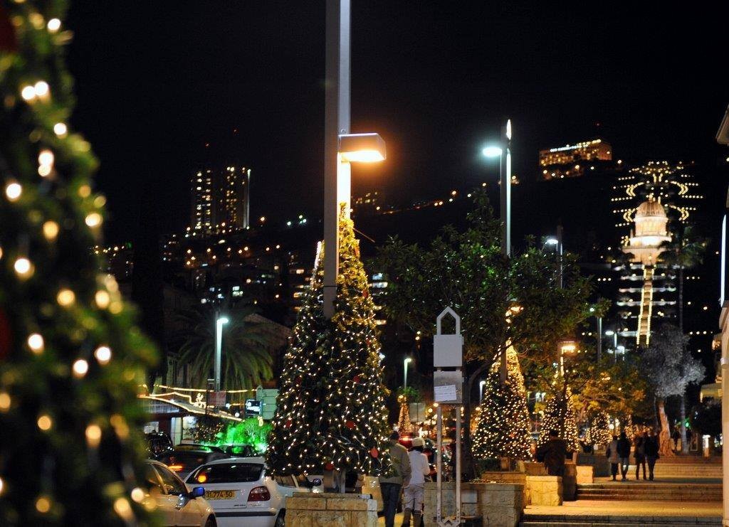 Haifa zur Weihnachts- und Chanukkazeit. Blick von der German Colony zu den Bahai Gärten. © Israelisches Tourismusministerium