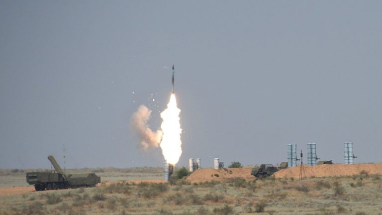 Israel führt Luftkrieg gegen Syrien, jetzt rüstet Russland Syrien auf – Flugabwehrraketensysteme S-300 sollen demnächst geliefert werden