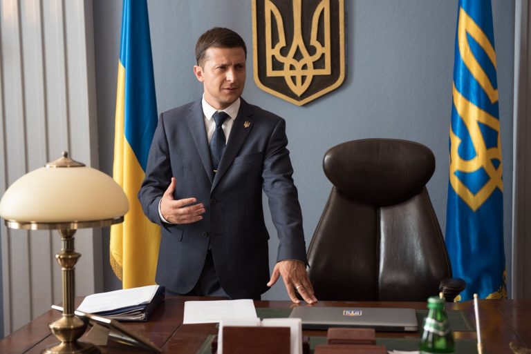 Räumt Präsident Wolodymyr Selenskyj in und um Kiew wirklich mit der Korruption auf? – „Dieses Mal können wir nicht scheitern“ oder Wes Martin sieht einen Neuanfang für die Ukraine