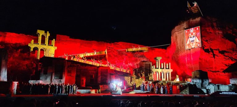 Oper am Abgrund – „Nabucco” im Römersteinbruch Sankt Margarethen